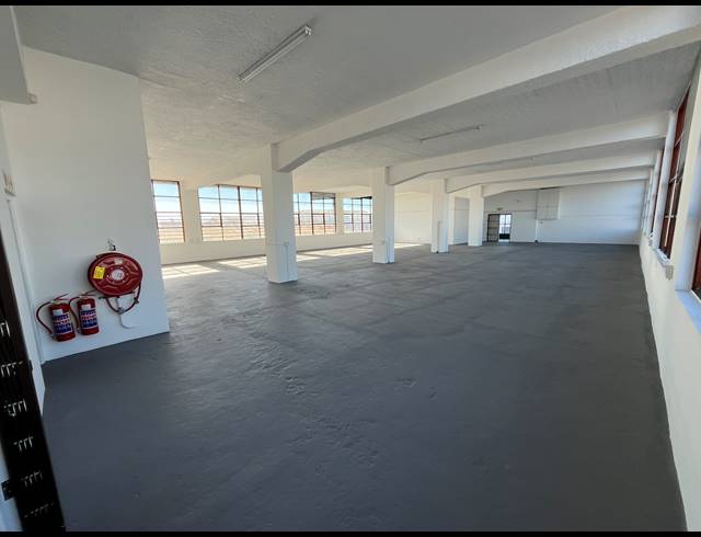 525M² WAREHOUSE TO LET IN PAARDEN EILAND